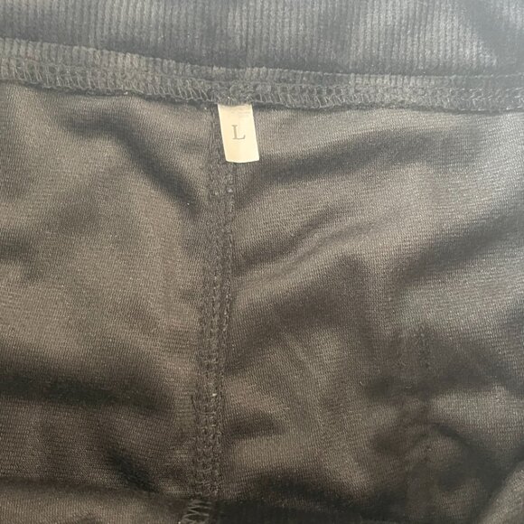 Alishebuy. Women's black soft corduroy pants. Size L. Made in China. - Picture 8 of 8